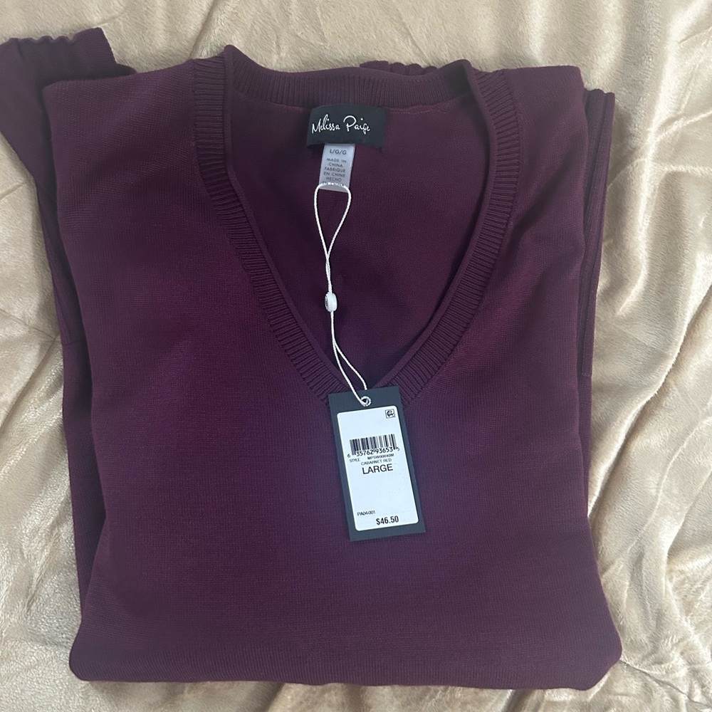 NWT - Melissa Paige Women's V-Neck Wide-Hem Wide-Cuff Sweater - Picture 4 of 4